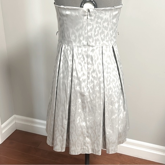 Le chateau Silver Cocktail Dress - Size large - Picture 2 of 3